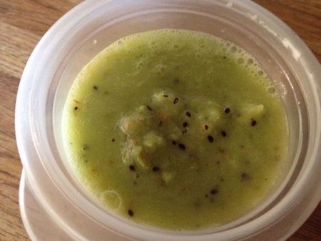 Маска для лица из киви мгновенно очистит и освежит кожу