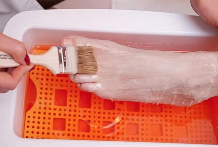 Удалить сухие мозоли на пальцах ног – не проблема!