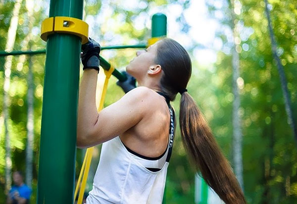 Outdoor-тренировка: как получить прекрасную фигуру с помощью трех упражнений