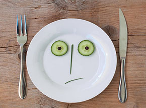 Зеленая, соковая, лимонадная: три диеты, опасных для здоровья