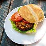 Вдохновляясь Африкой: диетический бургер из батата и черных бобов