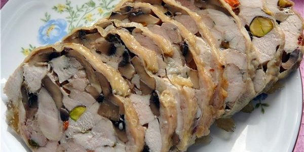 Рецепт к празднику по диете Дюкана, этап Атаки: куриный рулет Мраморный